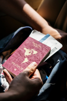 Application de la loi immigration : un « recul sans précédent des droits fondamentaux » 