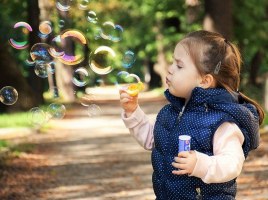 Pour un véritable service public de la petite enfance !