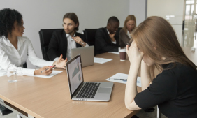 Harcèlement collectif : quand l'agression d'un seul devient la souffrance de tous