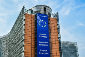 Un collège de commissaires européens renouvelé, paritaire et collégial