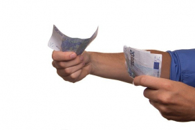 Minima salariaux : les partenaires sociaux peuvent librement déterminer le contenu du salaire minimum hiérarchique dans les branches. 
