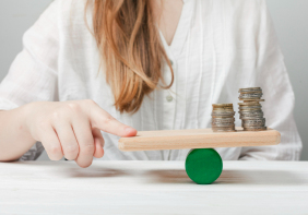 Réduire vite les inégalités salariales au travail ! 