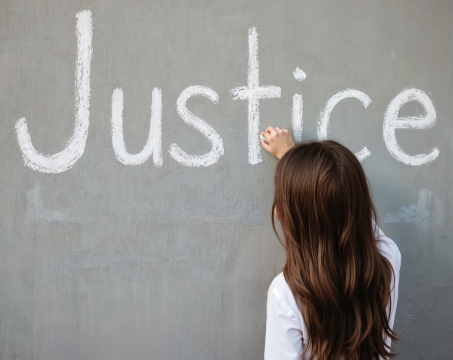 Invalidation du P.S.E. d'AUCHAN pour incomplétude de l'information du C.S.E. : dommages et intérêts pour les salariés !?